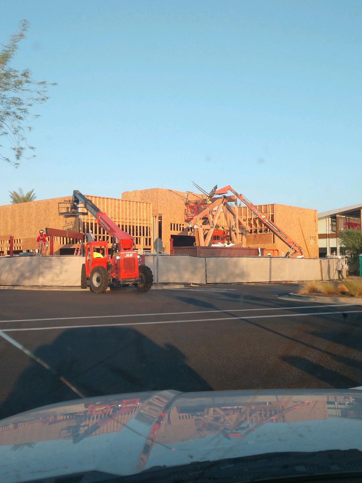 Twin Peaks restaurant commercial shell under construction